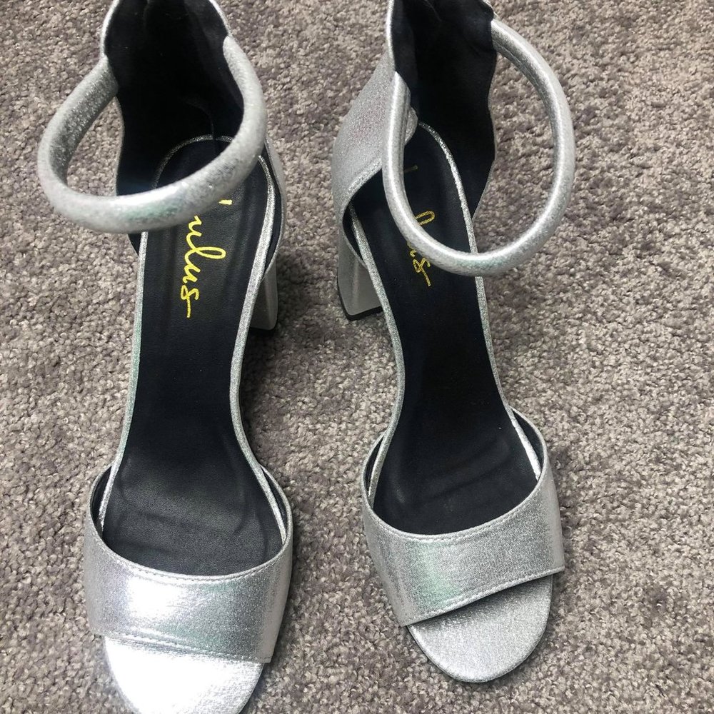 SILVER SUEDE‎ METALLIC ANKLE STRAP HEEL